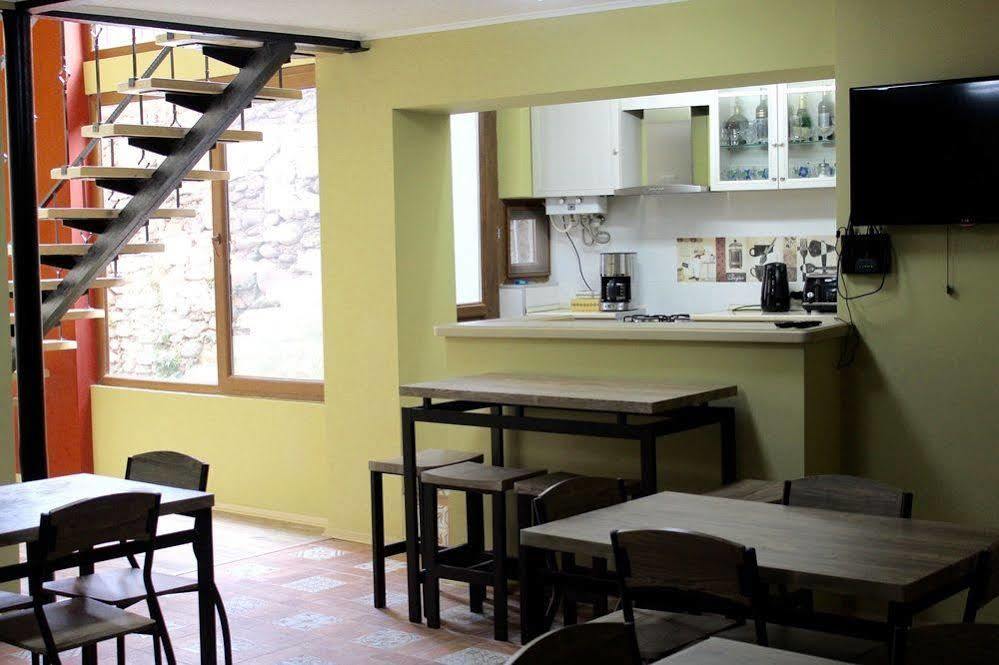 Red Fox Guesthouse Tbilisi Ngoại thất bức ảnh