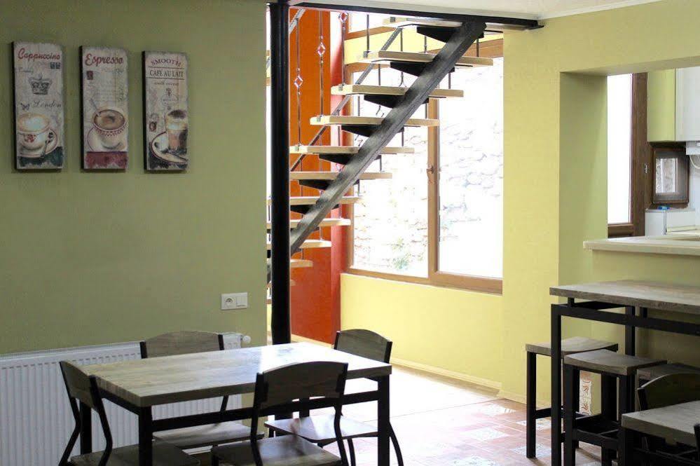 Red Fox Guesthouse Tbilisi Ngoại thất bức ảnh