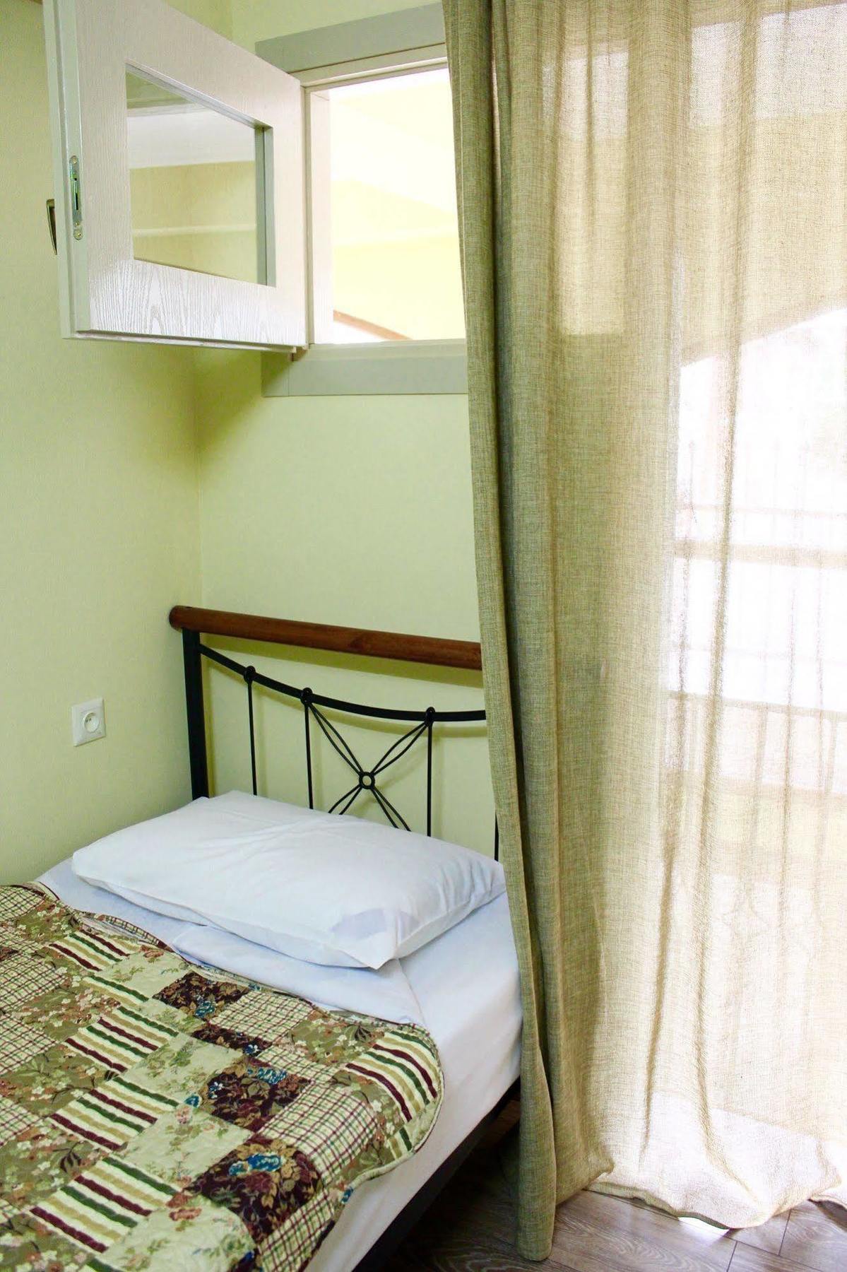 Red Fox Guesthouse Tbilisi Ngoại thất bức ảnh