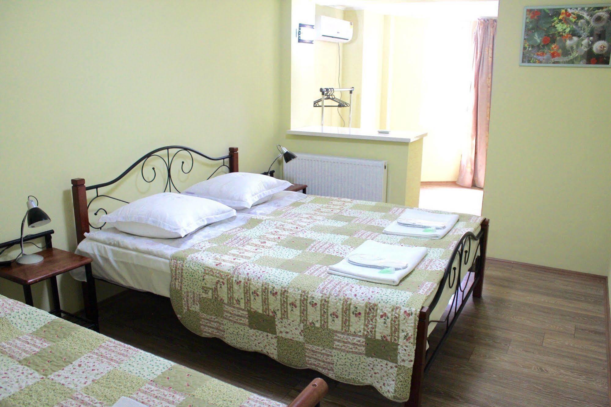 Red Fox Guesthouse Tbilisi Ngoại thất bức ảnh