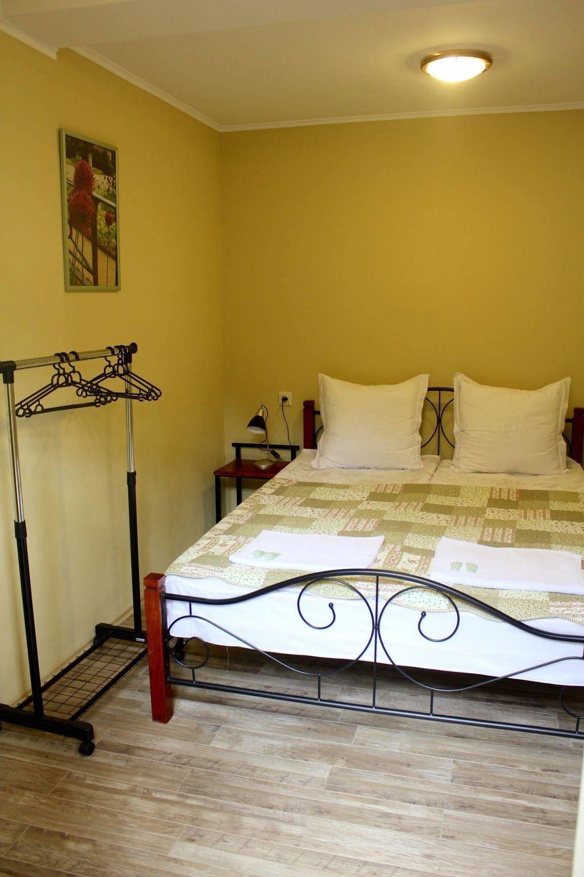 Red Fox Guesthouse Tbilisi Ngoại thất bức ảnh